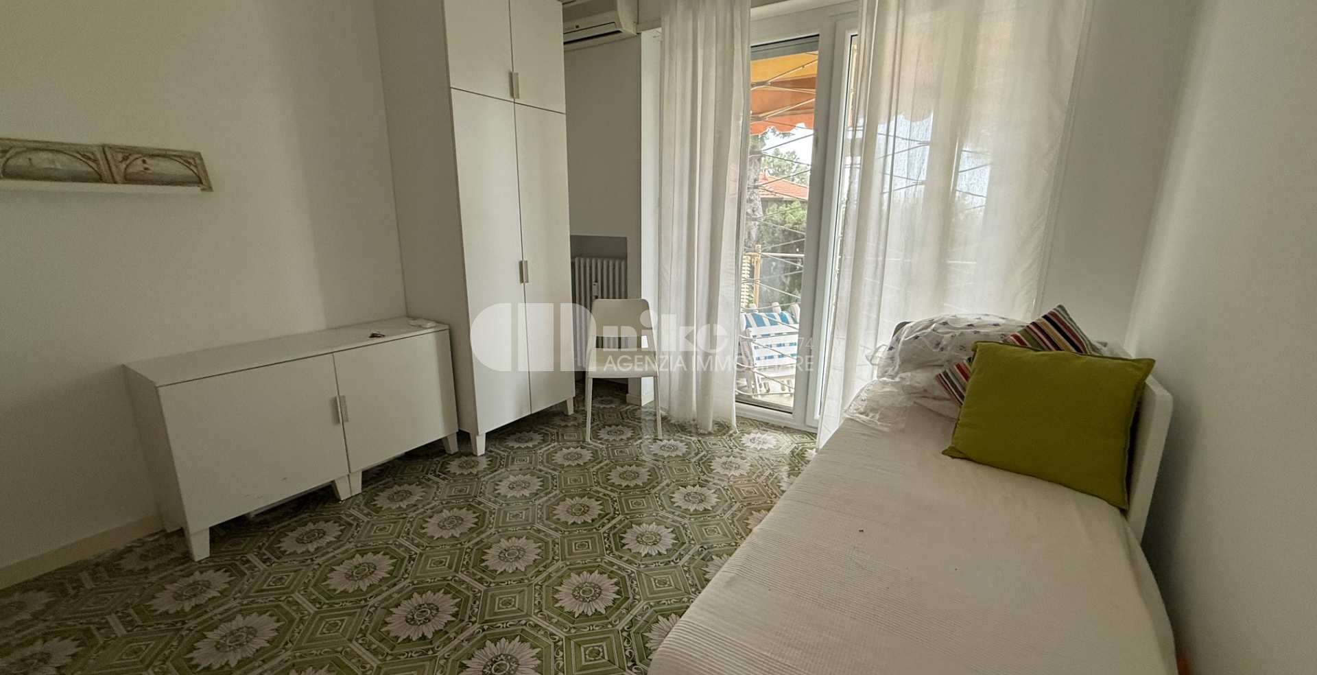 Three-room apartment in an elegant condominium