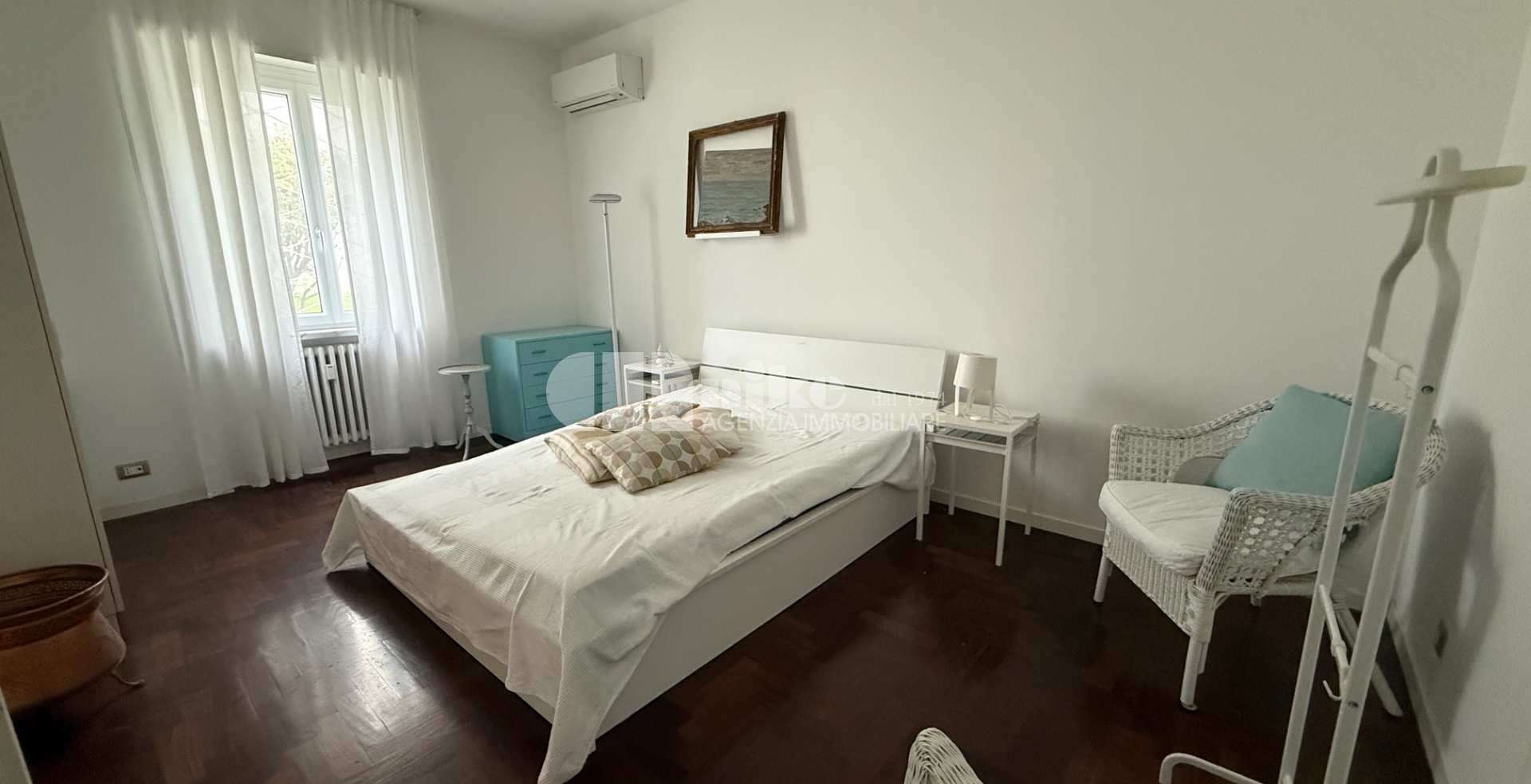 Three-room apartment in an elegant condominium
